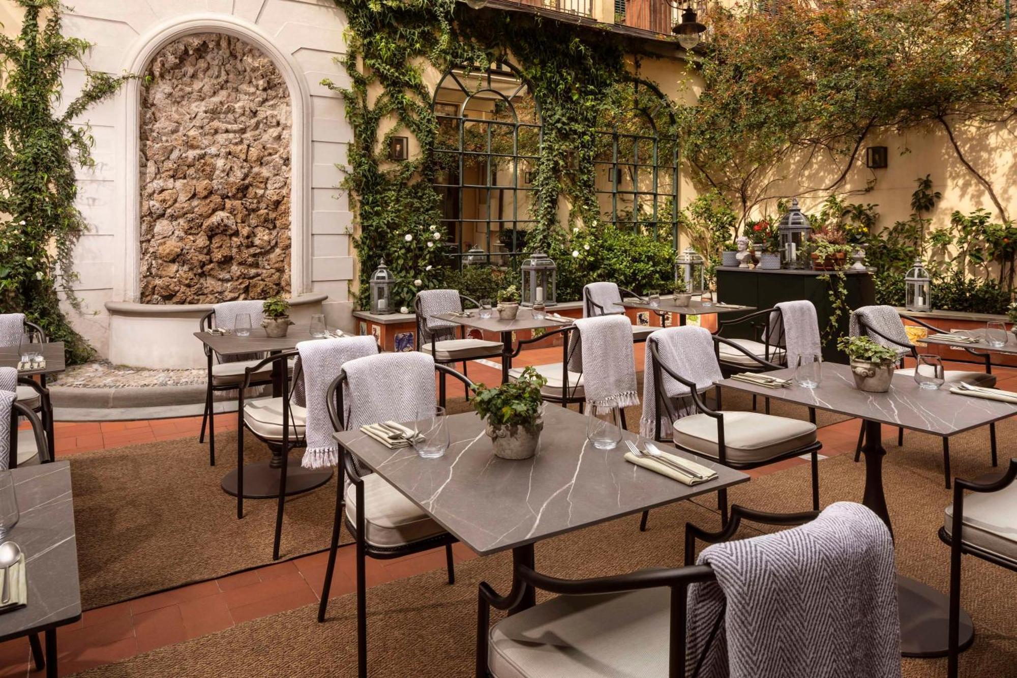 Tivoli Palazzo Gaddi Firenze Hotel Экстерьер фото The patio at the hotel